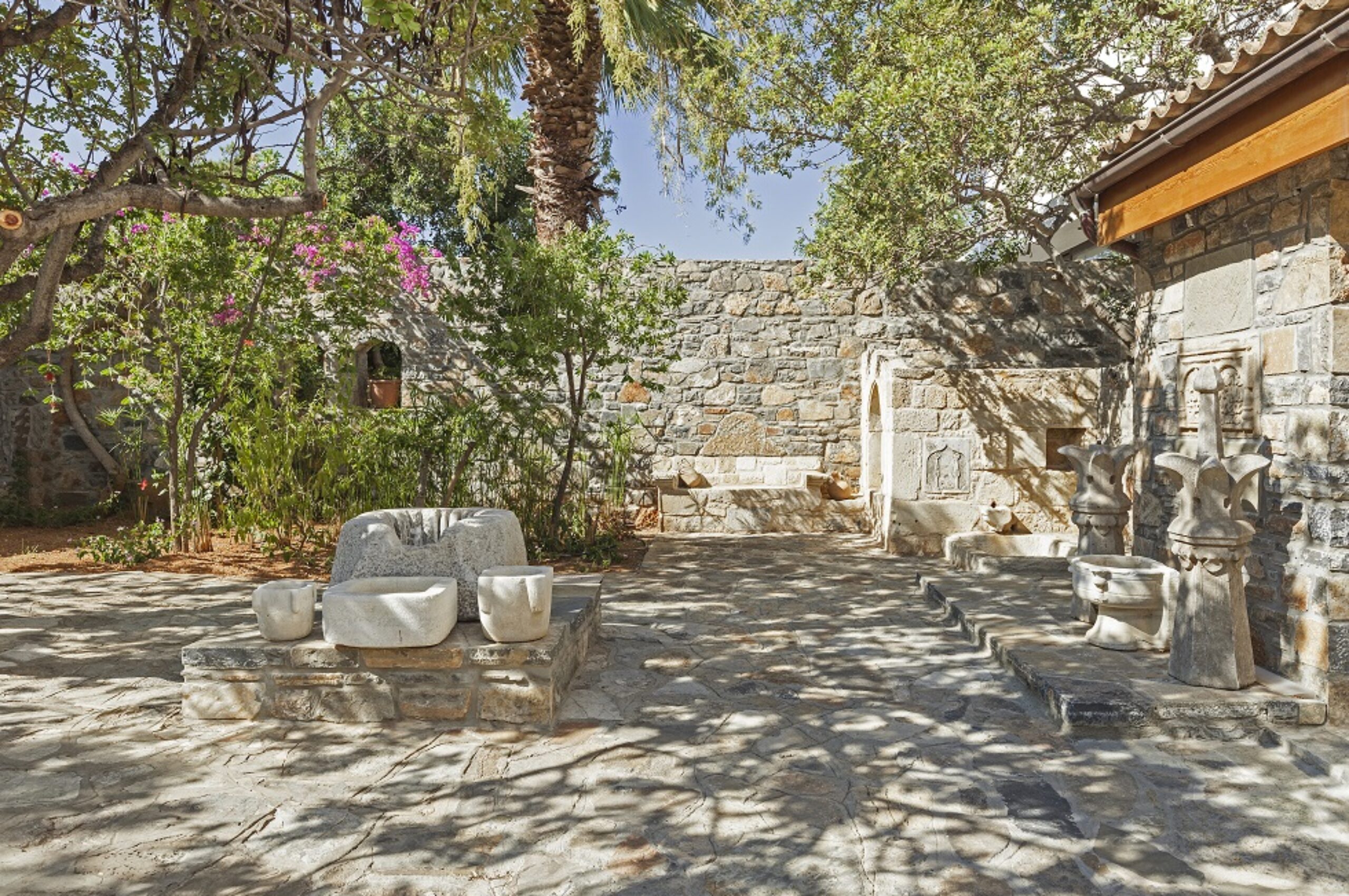 Hotel_Entrance