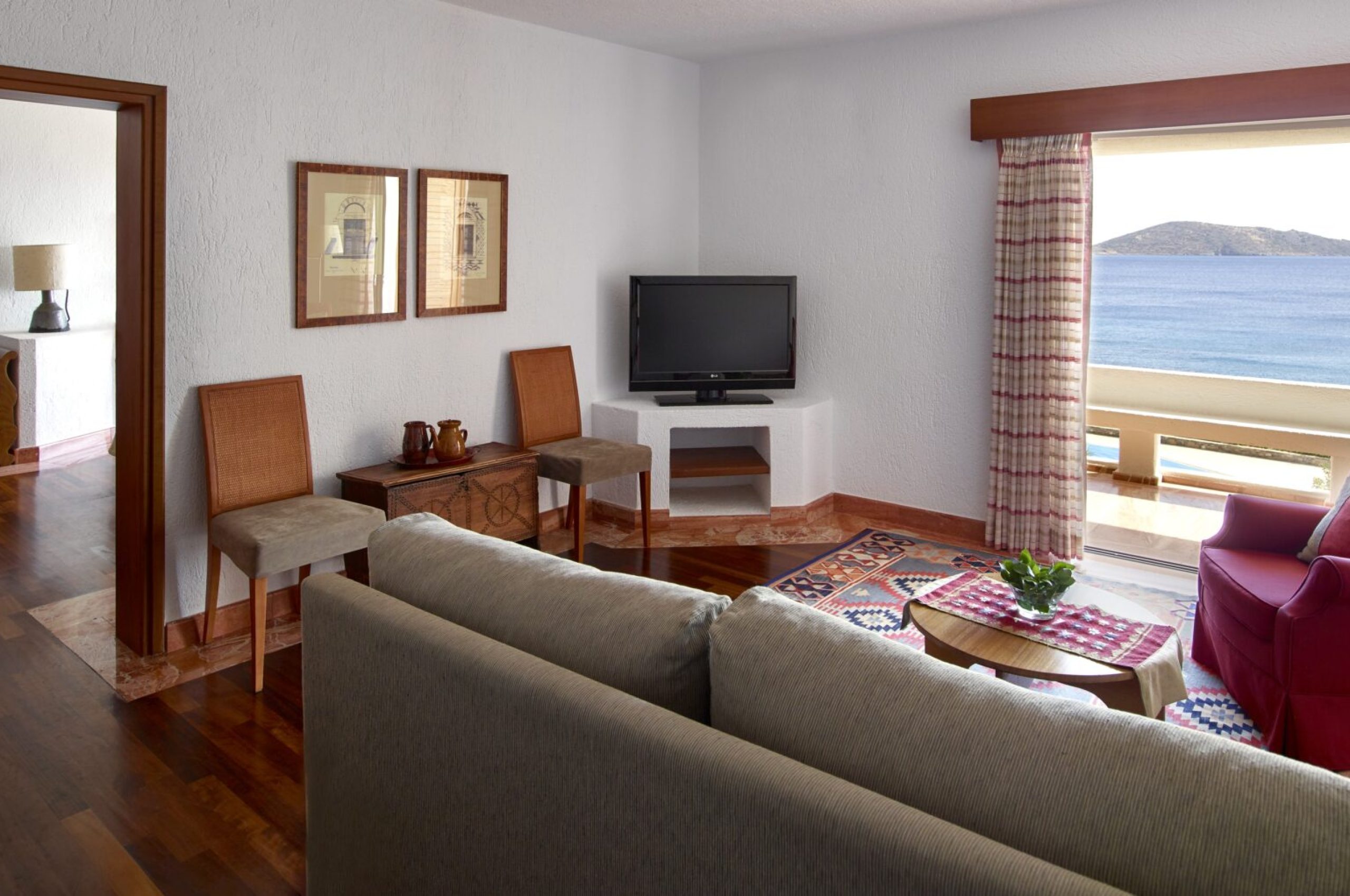 Main Hotel Suite